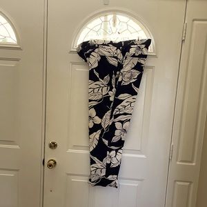 Lauren size 16w floral print cropped pants
